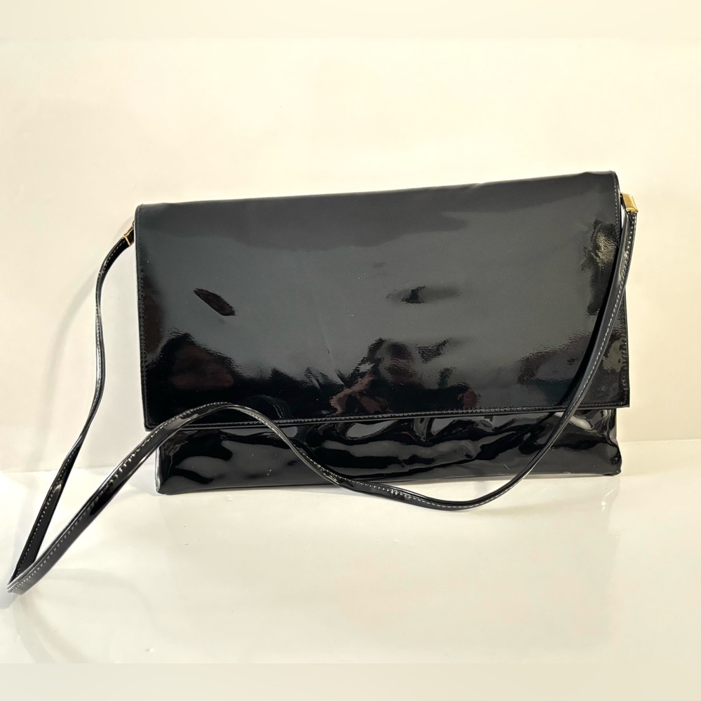 Vintage Cabrelli sleek evening bag crafted in high quality black patent leather
